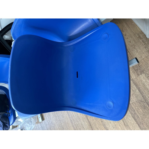 Сидение/кресло пластиковое ИСКРА - 4 крепления