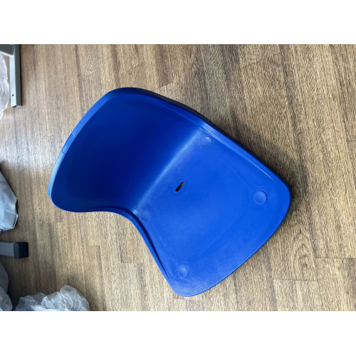 Сидение/кресло пластиковое ИСКРА - 4 крепления