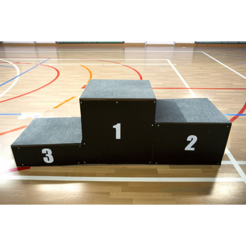 Пьедестал для награждений с ковровым покрытием